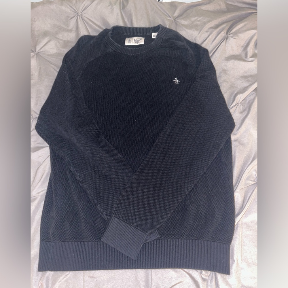 penguin (brand)- black crewneck